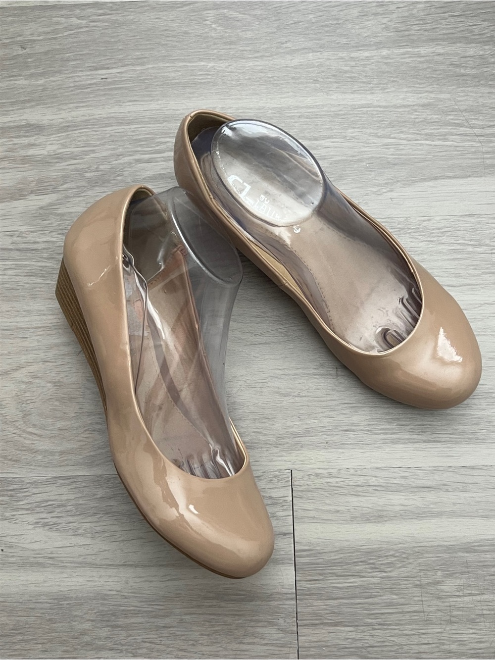 CL by Laundry Nude Patent Wedge Pumps Size 8M Round Toe